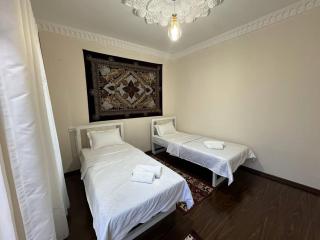 Boulevard Inn Hotel - 1