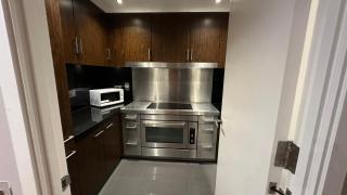 Luxurious 2 bedroom apartment in Canary Wharf - 2