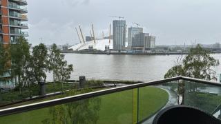 Luxurious 2 bedroom apartment in Canary Wharf - 9