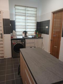 (Female Only) Dungun Town CoLiving Homestay - Dungun - 1