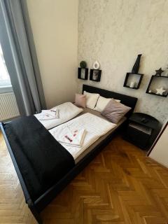 Spring Roses Downtown Boutique Hotel 2 - Budapest - 9