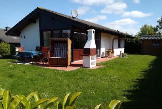 Ferienhaus mit Garten, Terrasse und Grill - Butjadingen - 0