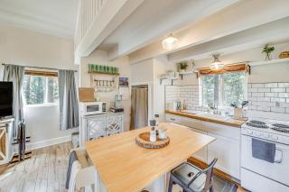 Cozy Terrace Lakes Resort Cabin with Views - Crouch - 2