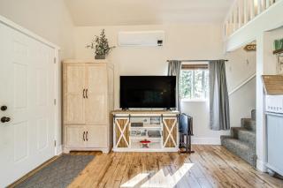 Cozy Terrace Lakes Resort Cabin with Views - Crouch - 5