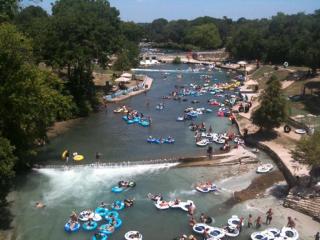 DT 292 Star Haus - New Braunfels - 7