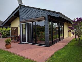 Freistehendes Ferienhaus mit Terrasse und Garten - Butjadingen - 0