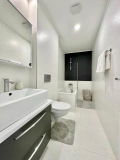 3 Rooms A002 StayInn by Cosmopolis - 6