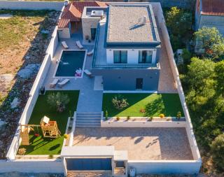Villa Jollie with pool - Vrana - 9