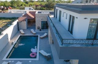 Villa Jollie with pool - Vrana - 8