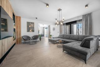 Villa Jollie with pool - Vrana - 4