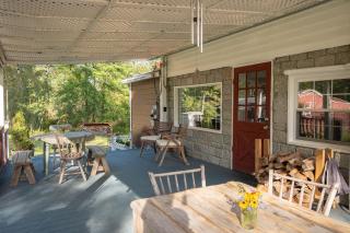 TwinCreeks Rustic Colonial Farmhouse established 1768 - New Paltz - 9