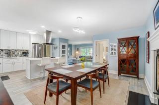 Poolside Bungalow with Fire Pit Fun and King Suite - Charlotte - 8