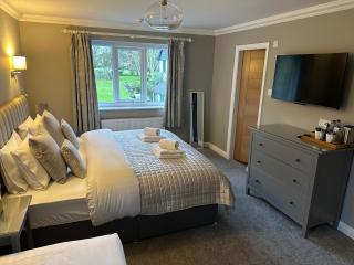 Burton Lodge Guest House & Spa - Brandesburton - 4