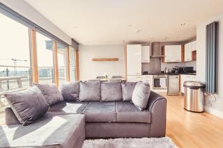 King Penthouse Apt View&Free Parking! - Leeds - 7