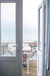 Shanklin Beach Hotel - 3