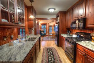 Lovely Lakeview Cabin Minutes to Main Street! - Lake Placid - 1