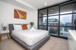 Captivating Lake Views in Kingston - Hosted by CanStay - 6