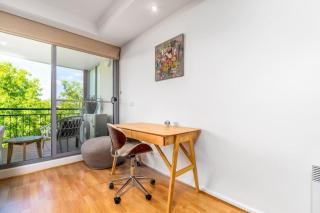 2BR 2BA Apt with Dedicated Workspace and Free parking - Hosted by CanStay - 3