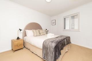 2BR 2BA Apt with Dedicated Workspace and Free parking - Hosted by CanStay - 9
