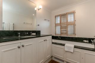 Stunning 3BR Home With Terrace in Knightsbridge - Londra - 2