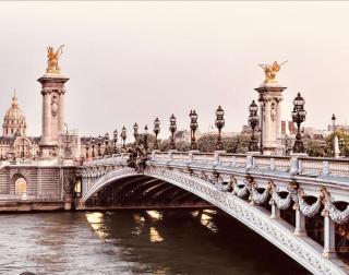 Exposition - Eiffel tower - París - 5