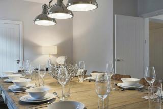Deluxe 7 Bedroom Property in Solihull - Solihull - 8
