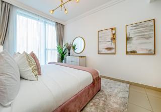 EasyGo - Upgraded 2BDR in BLVD Point with Burj Khalifa View - Dubai - 2