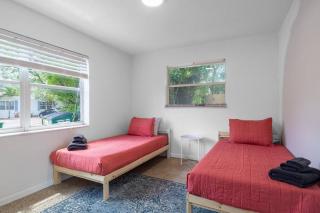 Cozy 2bed 1 Bath 5 min to Las Olas W/free parking! - Fort Lauderdale - 1