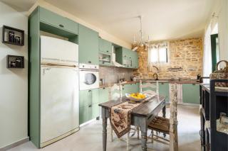 Anna's Stone House - - 5