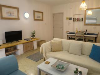 Welcome Families & Groups Close to beach 3 bedroom Apt - 4