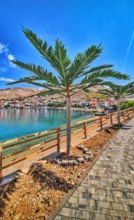 Apartments Near Sea - Metajna - 1