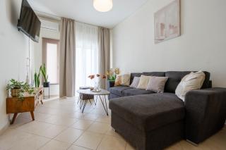 Spacious city center apartment by Renthub - Heraklio - 8