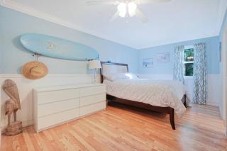 Large Private Home with SwimSpa 100 steps from Beach - 3