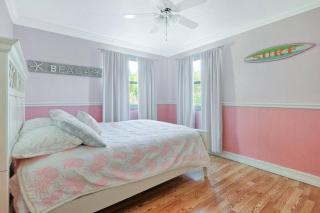 Large Private Home with SwimSpa 100 steps from Beach - 2