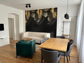 schönes Design, 3 Queensize-Betten, Walk In Dusche, Küche komplett mit Nespresso, Kinder Zusatzpaket möglich Kleinkinderbett, Kindergeschirr, Hochstuhl - 8