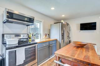 Lovely Ludlow Farmhouse about 1 Mi to Town and Slopes! - 1