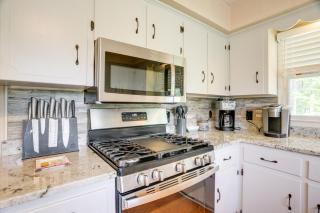 Riverfront Shenandoah Getaway with Kayaks and Tubes! - 4