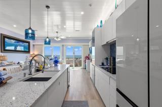 WOWZA! You HAVE to SEE This Opulent Gulf Front Home! 5 Star Accommodation! - Panama City Beach - 4