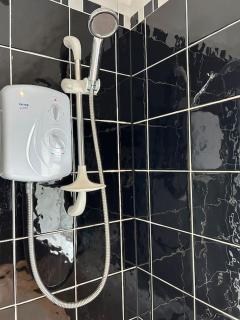 Modern & Spacious 4 Bedroom Home - Crewe - 8