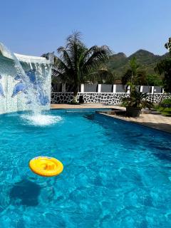 Zio Kailasa - a getaway amidst greenery, giant cascading pool, peaceful outdoors - Chinchavli - 9