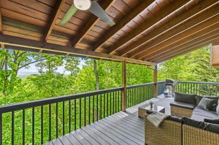 Hot Tub I Mountain View I Game Room I Sleeps 18 - Morganton - 2