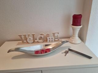 Helle, komfortabel und zentral gelegene Wohnung - Königstädten - 4