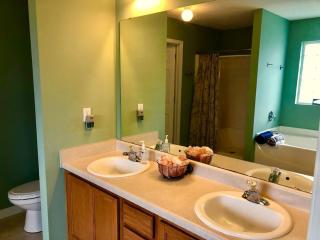 4 BR / 3 BA Centered in a Fisherman's Paradise - Lillian - 9