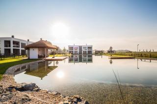 Greenhouse-Sonnengolf - Zsira - 1