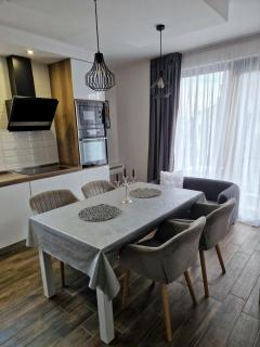 Sunny Apartment - 8