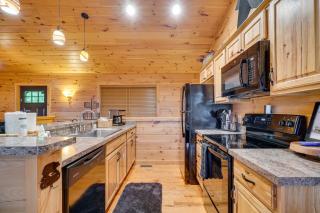 Private Hot Tub Gatlinburg Cabin in the Clouds - Gatlinburg - 4