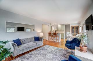 The Meeker House (Charming 3/4 Bedroom Home) - Bowling Green - 0