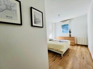 Magnificent renovated apartment, 2 rooms of 45 m2, close tothe sea, top floor, terrace - Nice - 1