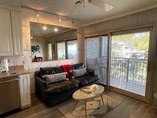 Coastal Nest - Oceanviews! Near Coligny - Hilton Head Island - 9