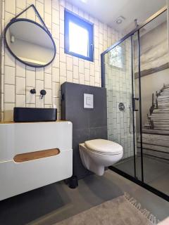 Przeszklony Tiny House w Lesie - 4